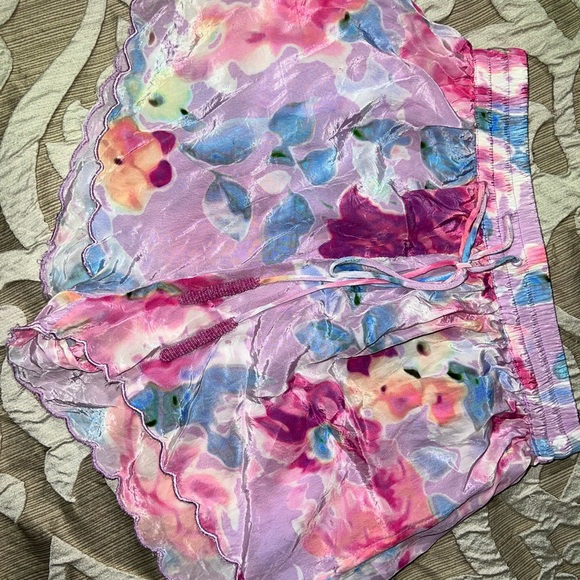 Rococo Sand Shorts - Picture 4 of 5